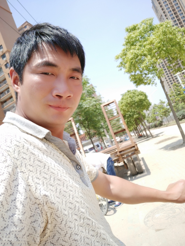 勇哥的第一张照片--长春相亲服务中心