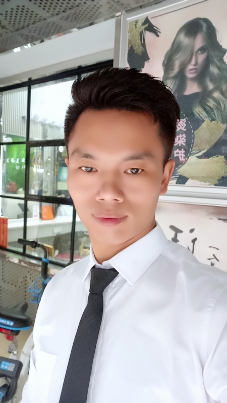 阳光男士的第一张照片--长春相亲服务中心