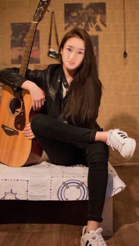 水中月的第一张照片--长春相亲服务中心