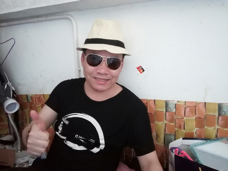 艰难爱情的第一张照片--长春相亲服务中心