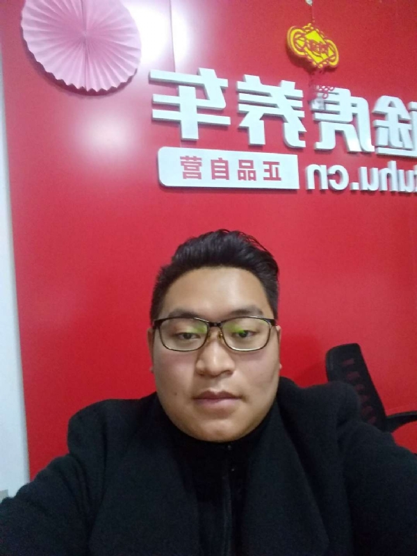 向上倾斜45度的第一张照片--长春相亲服务中心