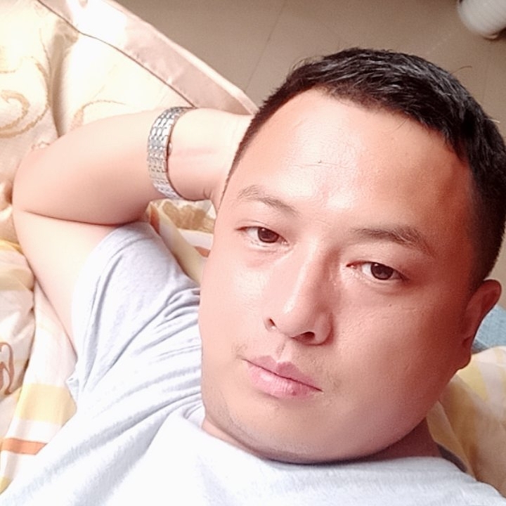 忘世情的第一张照片--长春相亲服务中心