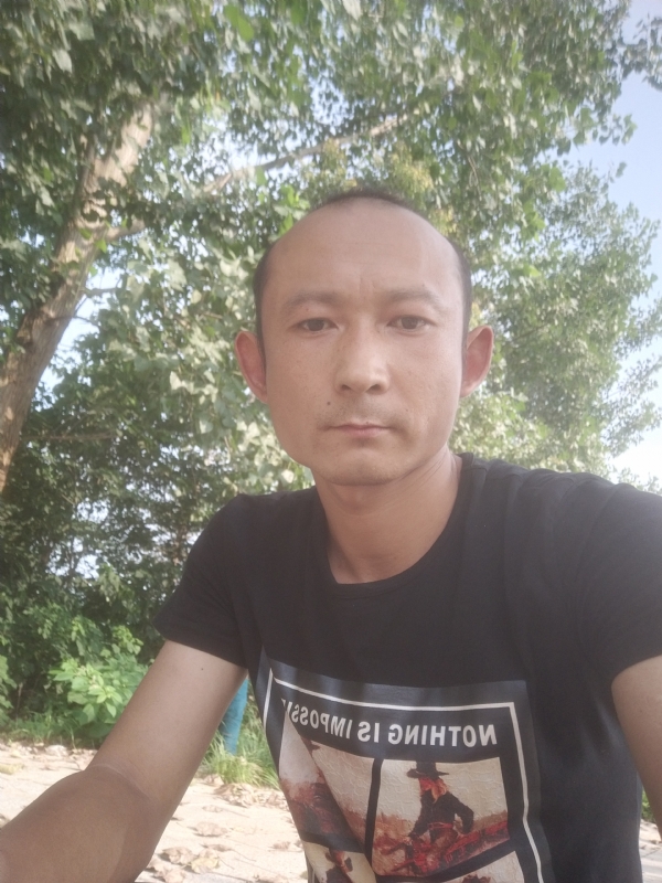 80大叔的第二张照片--长春相亲服务中心