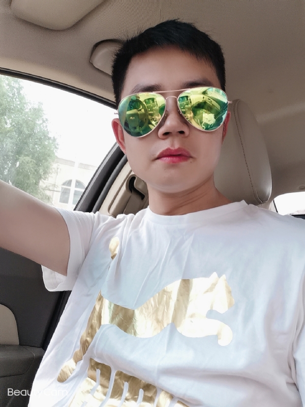 奋斗的第一张照片--长春相亲服务中心