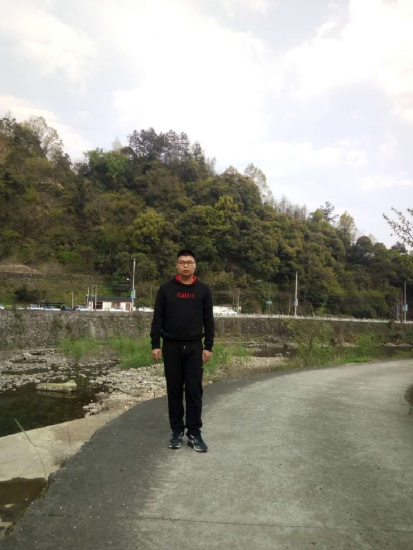 等着上钩的鱼的第一张照片--长春相亲服务中心