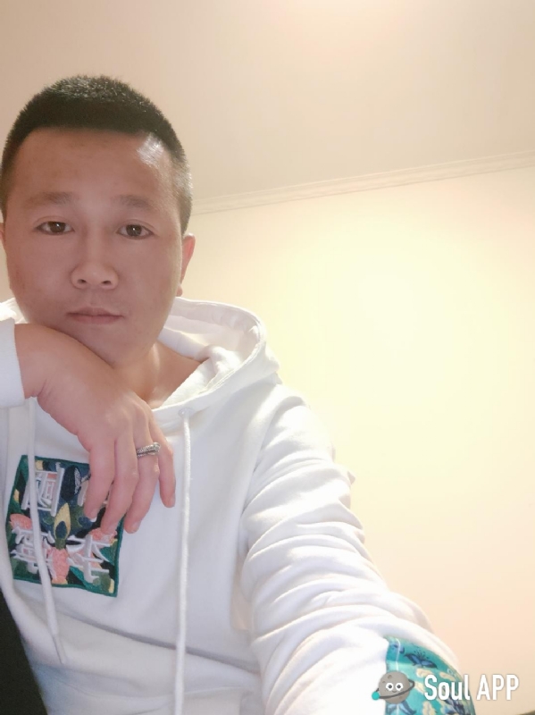 Away的第一张照片--长春相亲服务中心