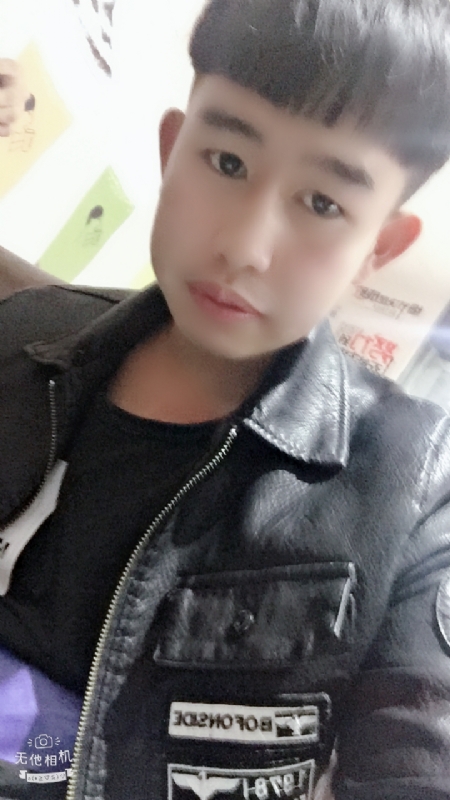 军绿色的第一张照片--长春相亲服务中心