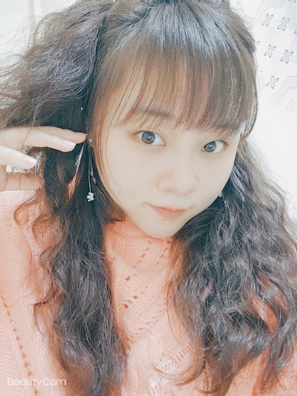 艾薇儿的第一张照片--长春相亲服务中心