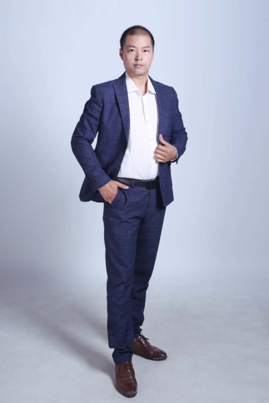 努力的青年的第一张照片--长春相亲服务中心