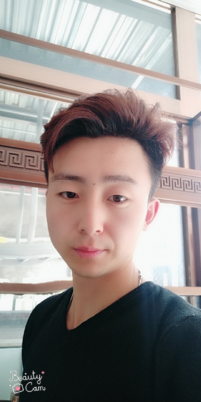 拼命微笑的第二张照片--长春相亲服务中心