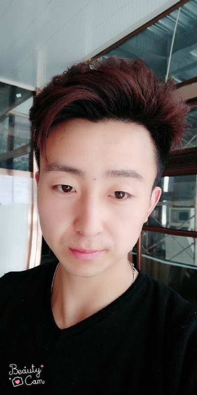 拼命微笑的第三张照片--长春相亲服务中心