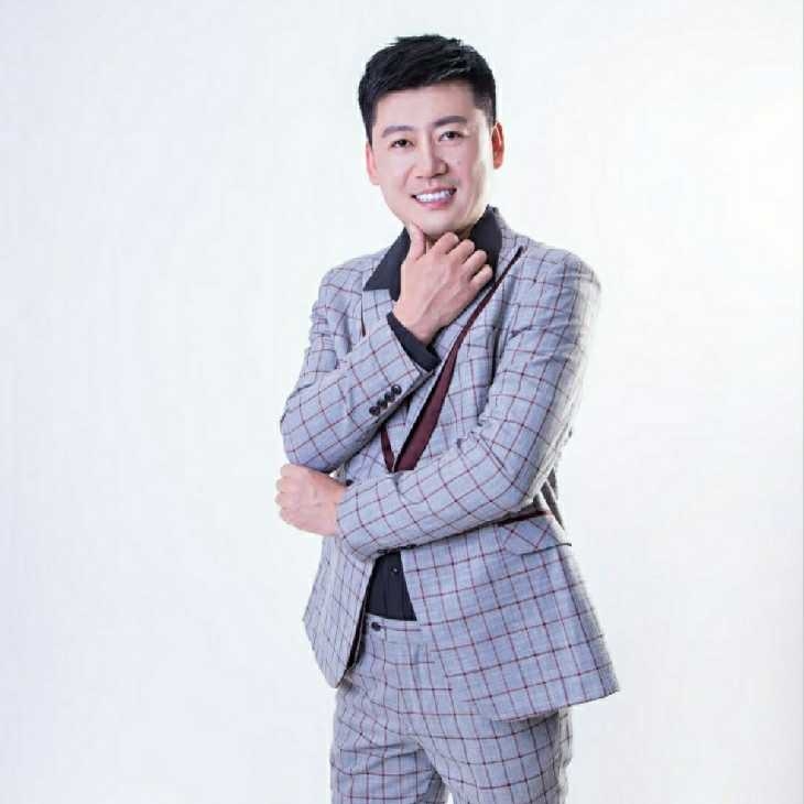 屋顶拾荒人的第一张照片--长春相亲服务中心