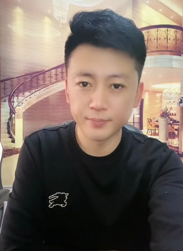 屋顶拾荒人的第三张照片--长春相亲服务中心