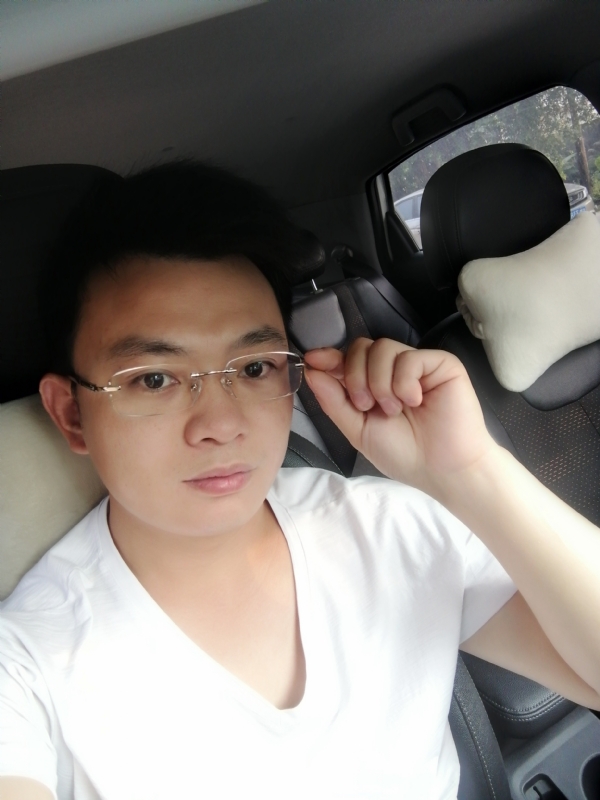 幸福的拥抱的第二张照片--长春相亲服务中心