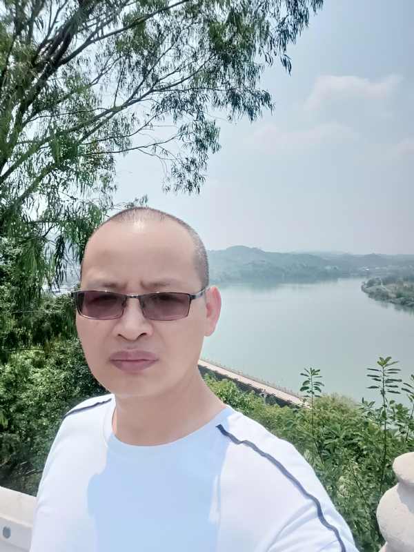 随缘随性的第一张照片--长春相亲服务中心