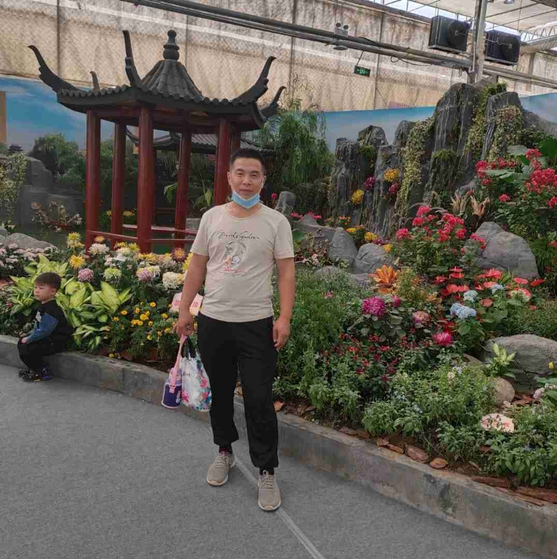 受伤的痴情男的第一张照片--长春相亲服务中心