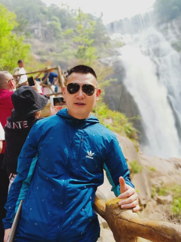 钟爱一生的第一张照片--长春相亲服务中心