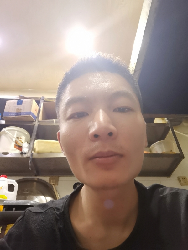 邹先生的第二张照片--长春相亲服务中心