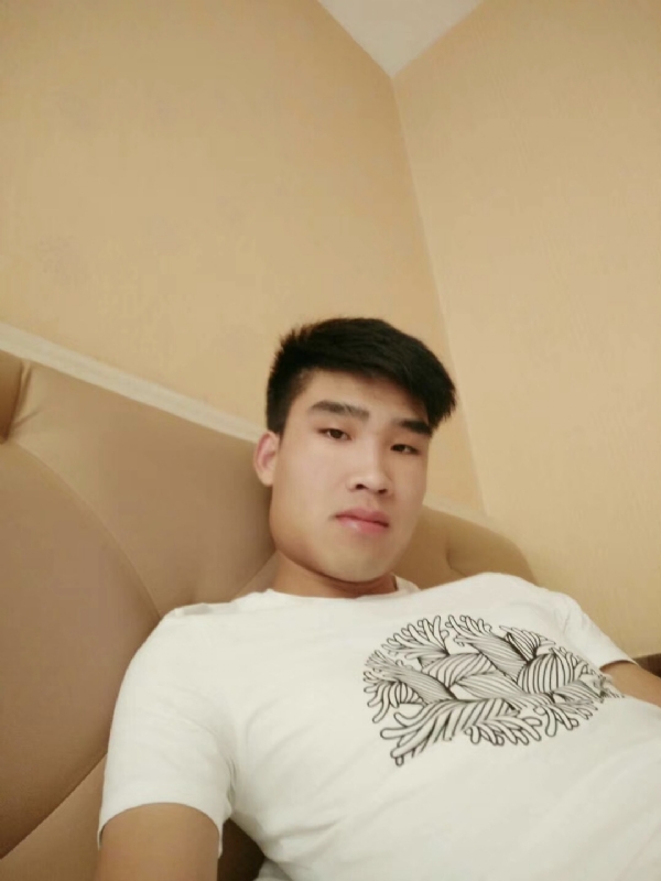 谁不曾孤单上路的第一张照片--长春相亲服务中心