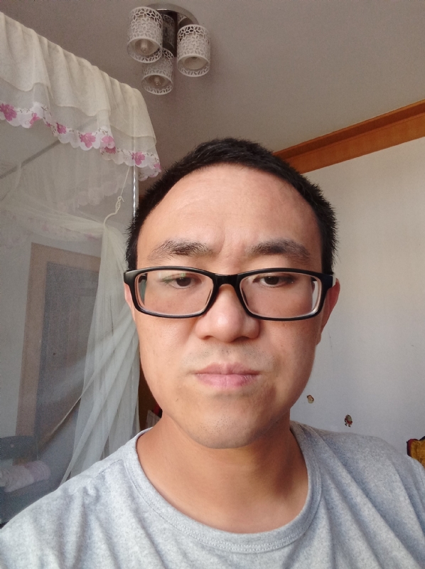 小涨常鸿的第一张照片--长春相亲服务中心