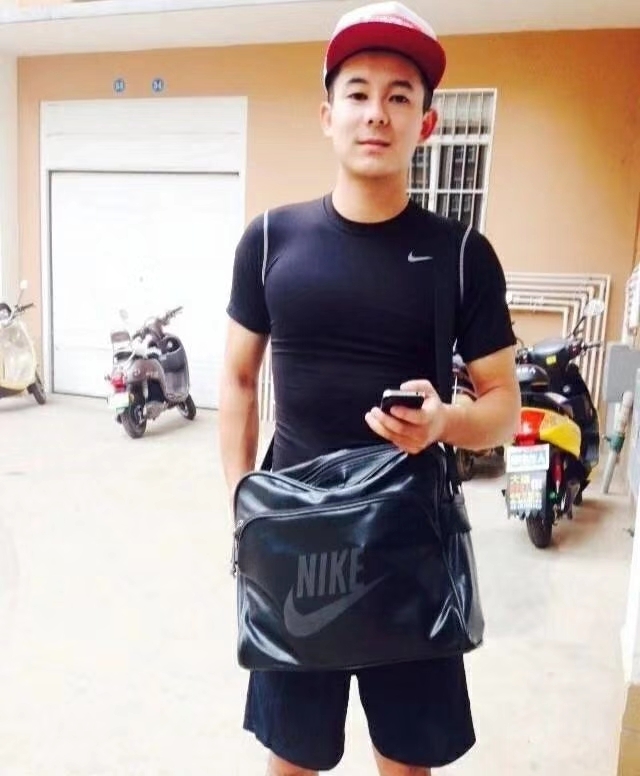 花花是只狗的第一张照片--长春相亲服务中心