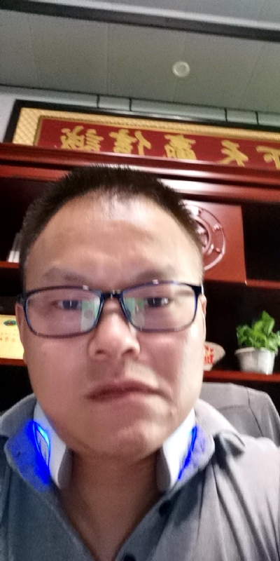 模具工匠的第一张照片--长春相亲服务中心