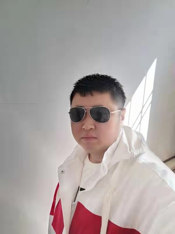 大漠叔叔的第一张照片--长春相亲服务中心