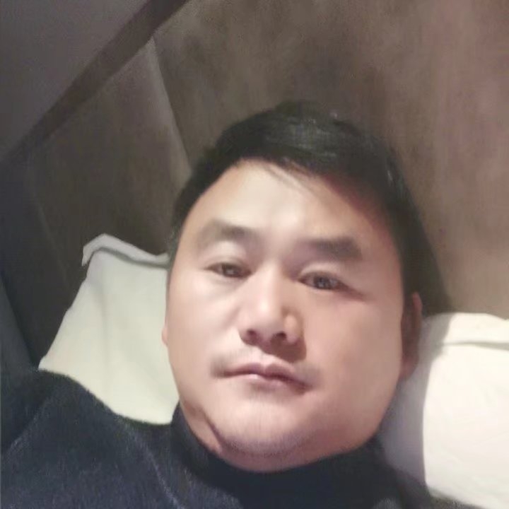 奔跑的第二张照片--长春相亲服务中心