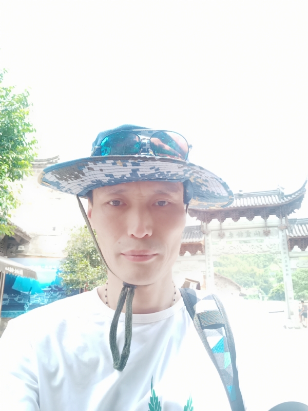 童群海的第一张照片--长春相亲服务中心