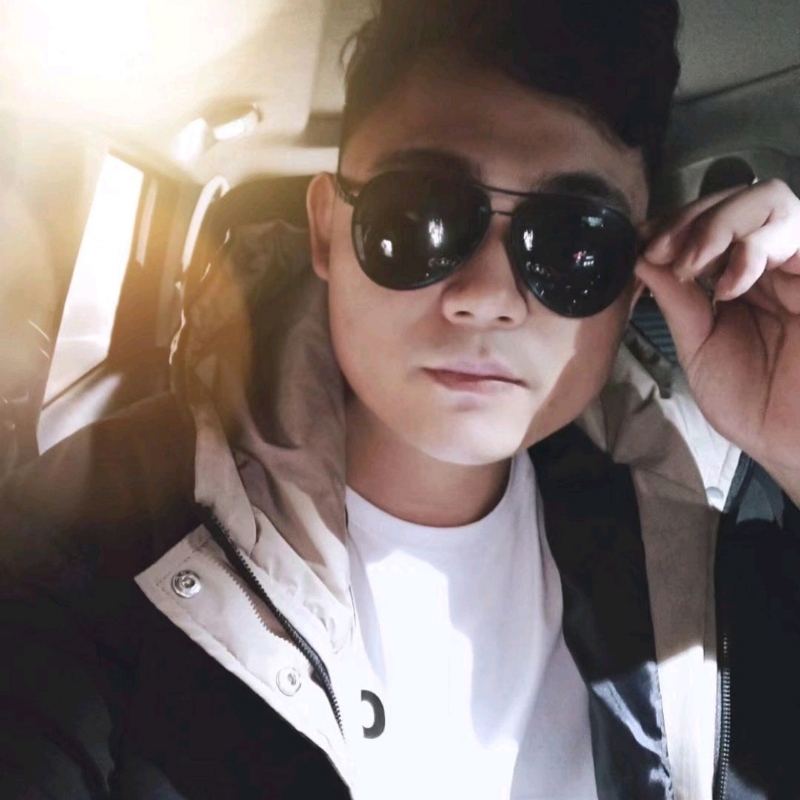 高大威武的第二张照片--长春相亲服务中心