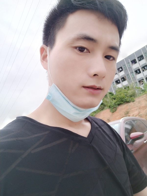 何凡的第二张照片--长春相亲服务中心