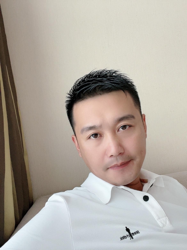 笑望人非的第一张照片--长春相亲服务中心