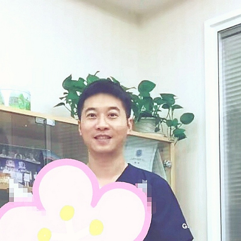 大手牵小手的第二张照片--长春相亲服务中心