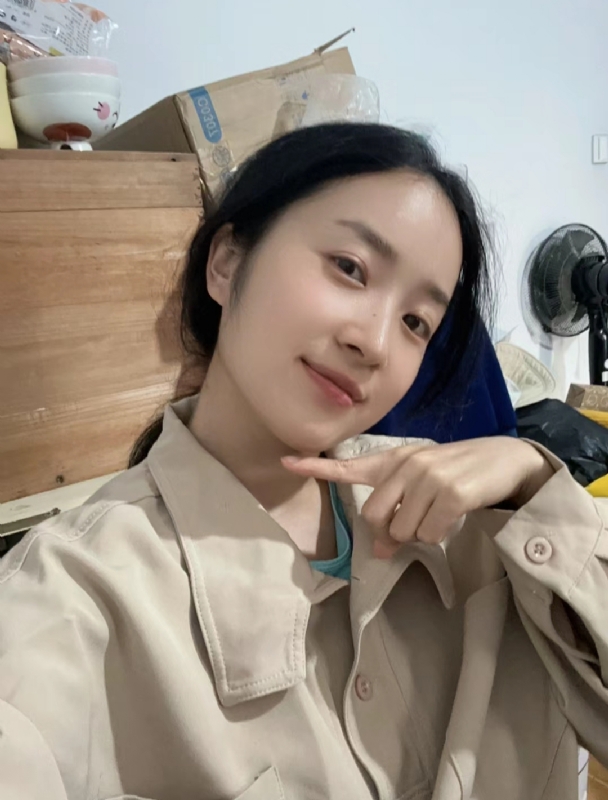 多喝热水的第二张照片--长春相亲服务中心