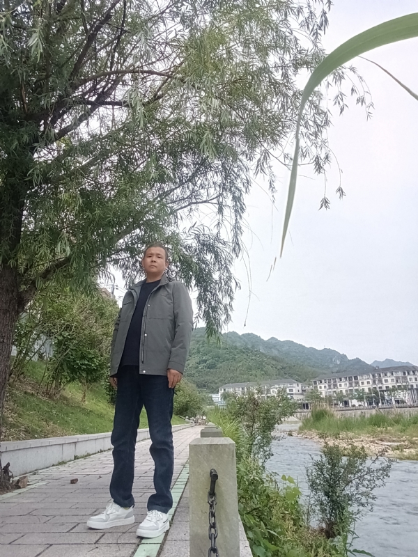 飞雪飘零的第一张照片--长春相亲服务中心