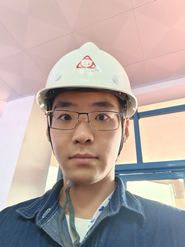 何鹏宇的第二张照片--长春相亲服务中心