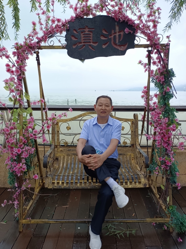 奋斗的第一张照片--长春相亲服务中心