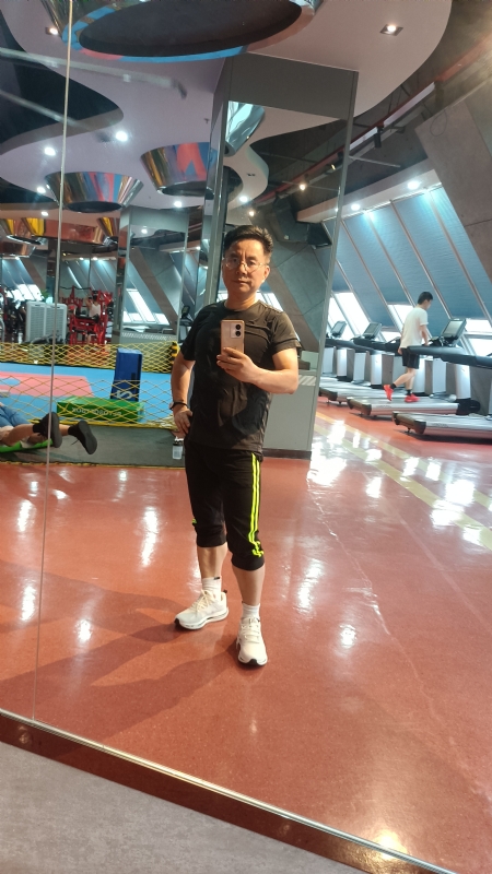 凭水相逢的第一张照片--长春相亲服务中心