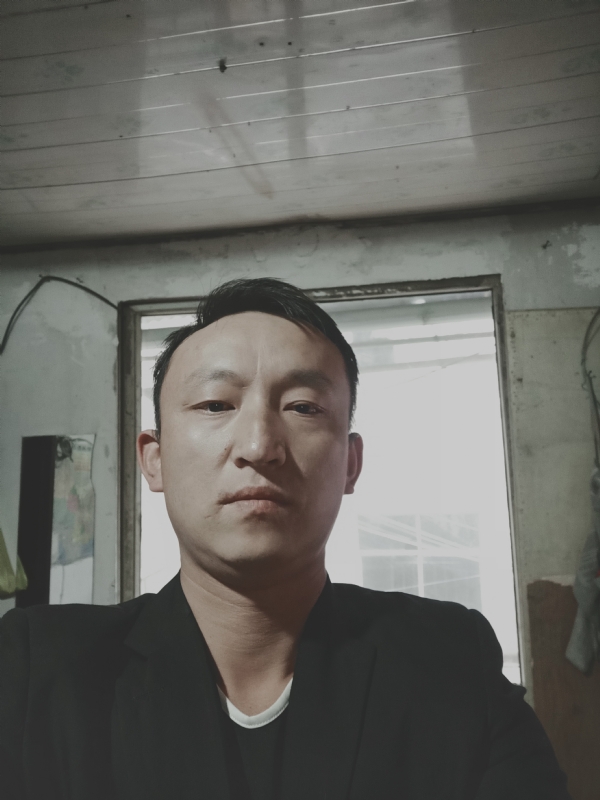 放弃爱你的第一张照片--长春相亲服务中心