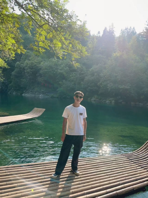 林言的第二张照片--长春相亲服务中心