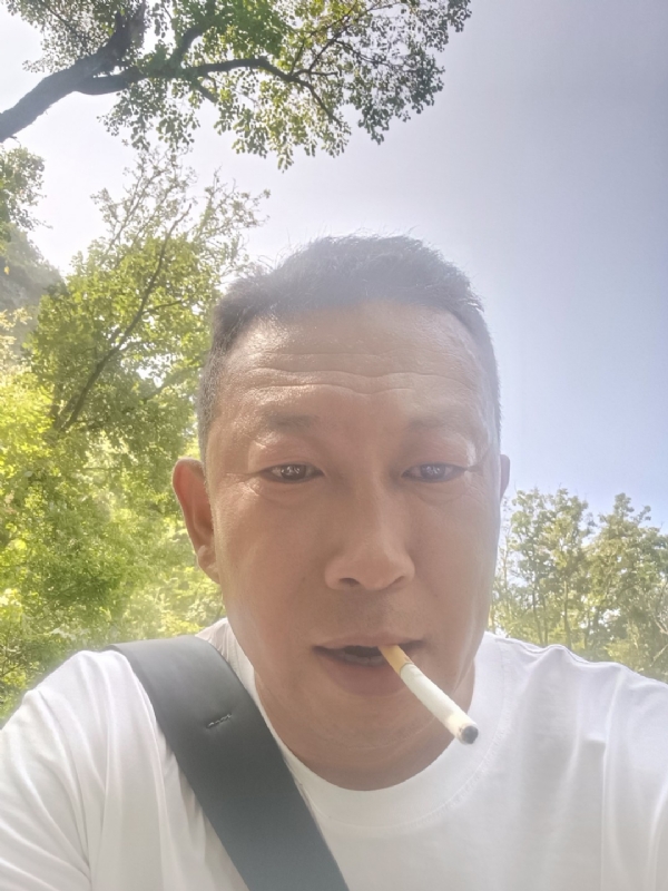 中年大叔的第一张照片--长春相亲服务中心