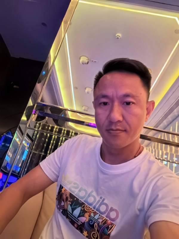 辞岸的第二张照片--长春相亲服务中心